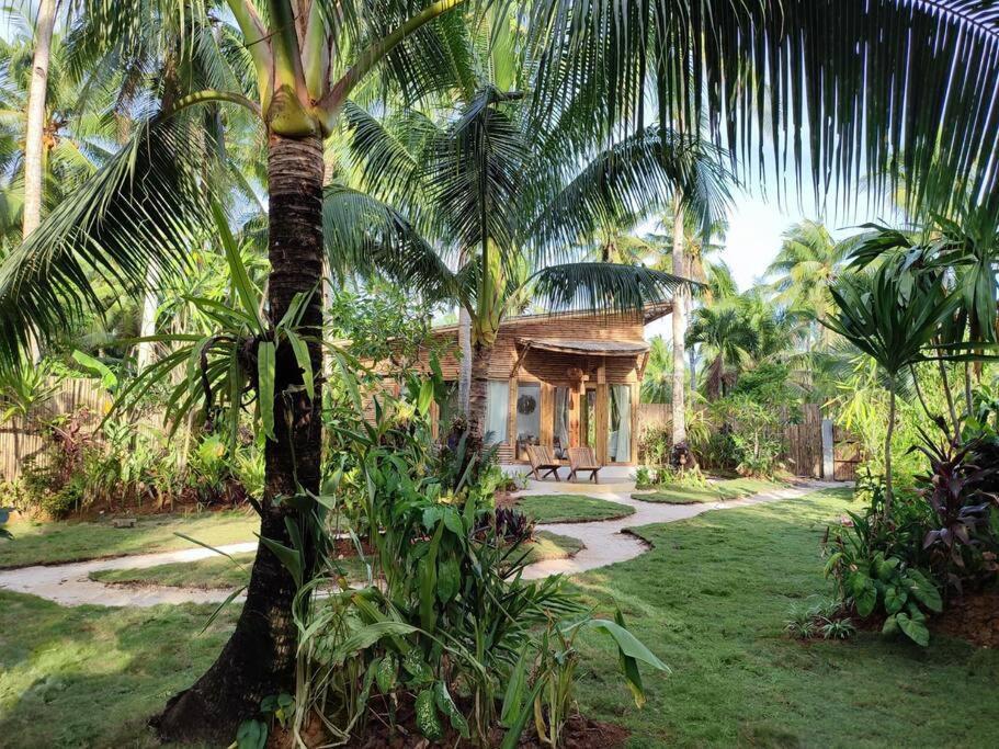 The Bamboo Houses - Tropical Garden & Empty Beach General Luna  Eksteriør billede